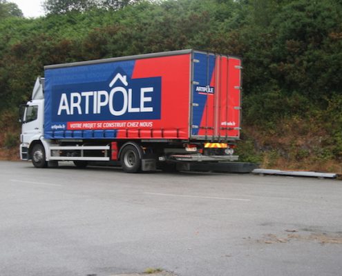 camion bâché pour artipole